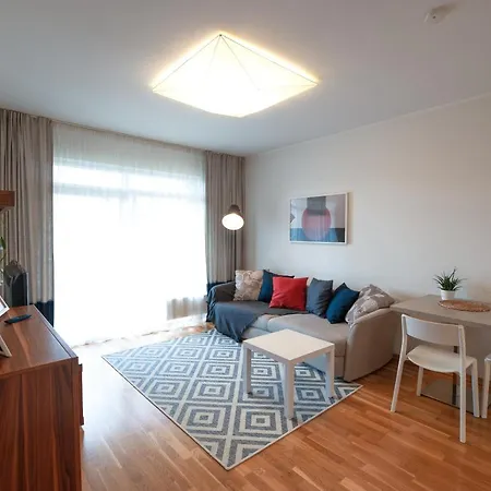 Minimalistic In A Beautiful Neighbourhood. Free Parking. Daire *